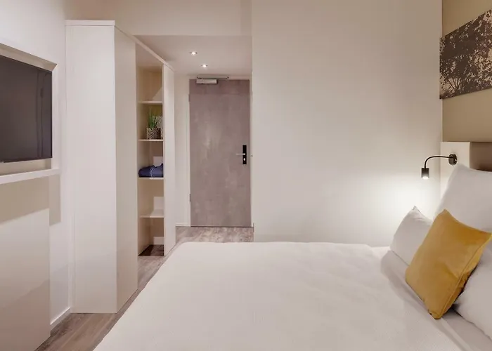 Amper Art Szálloda 3*